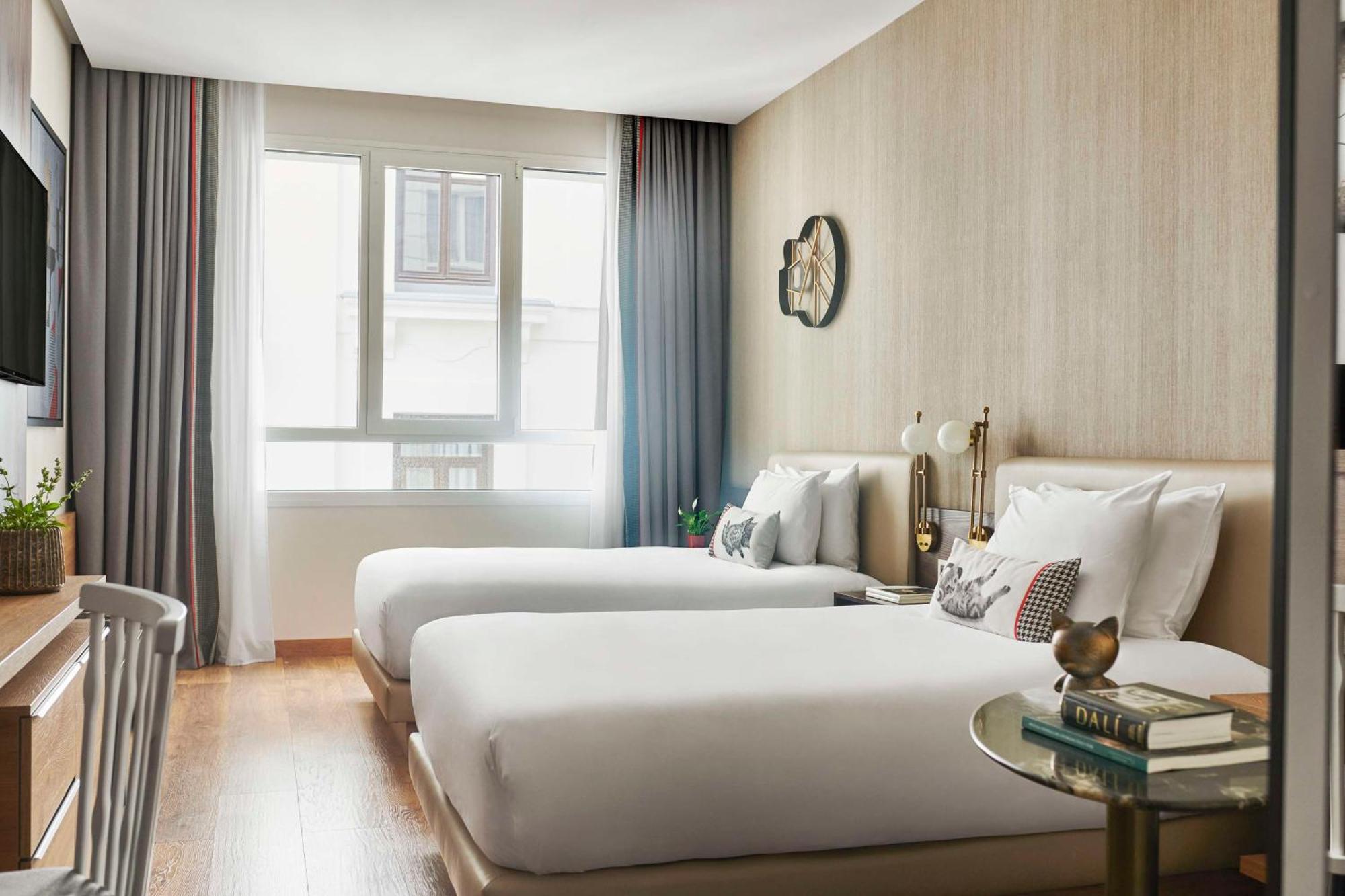 Hotel Hyatt Centric Gran Via Madrid Esterno foto Deluxe Room