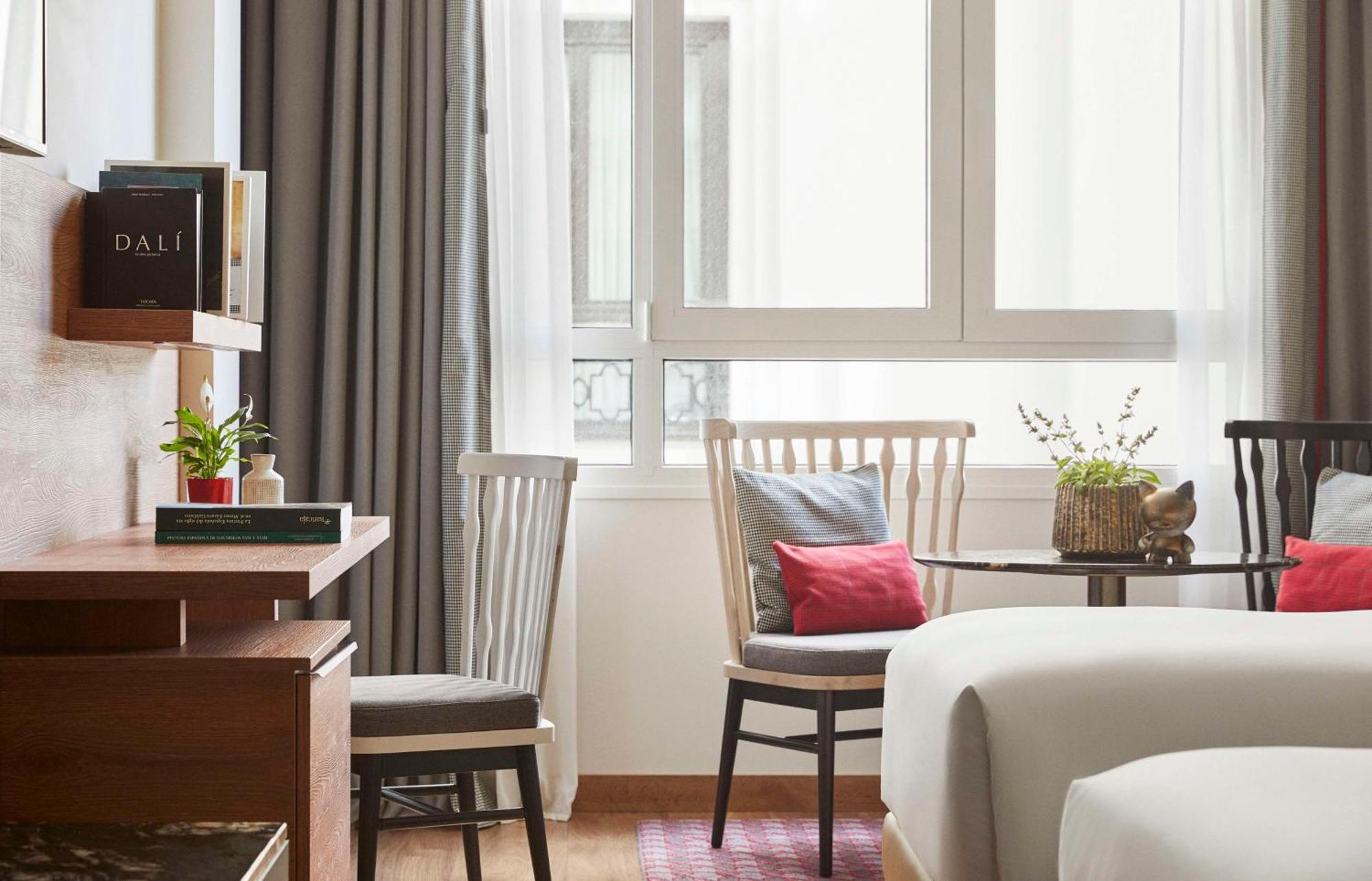 Hotel Hyatt Centric Gran Via Madrid Esterno foto A room at the hotel