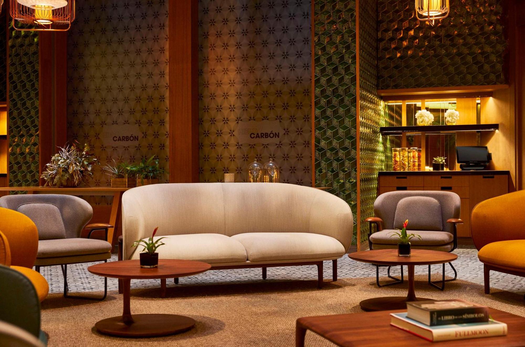 Hotel Hyatt Centric Gran Via Madrid Esterno foto The interior of the hotel