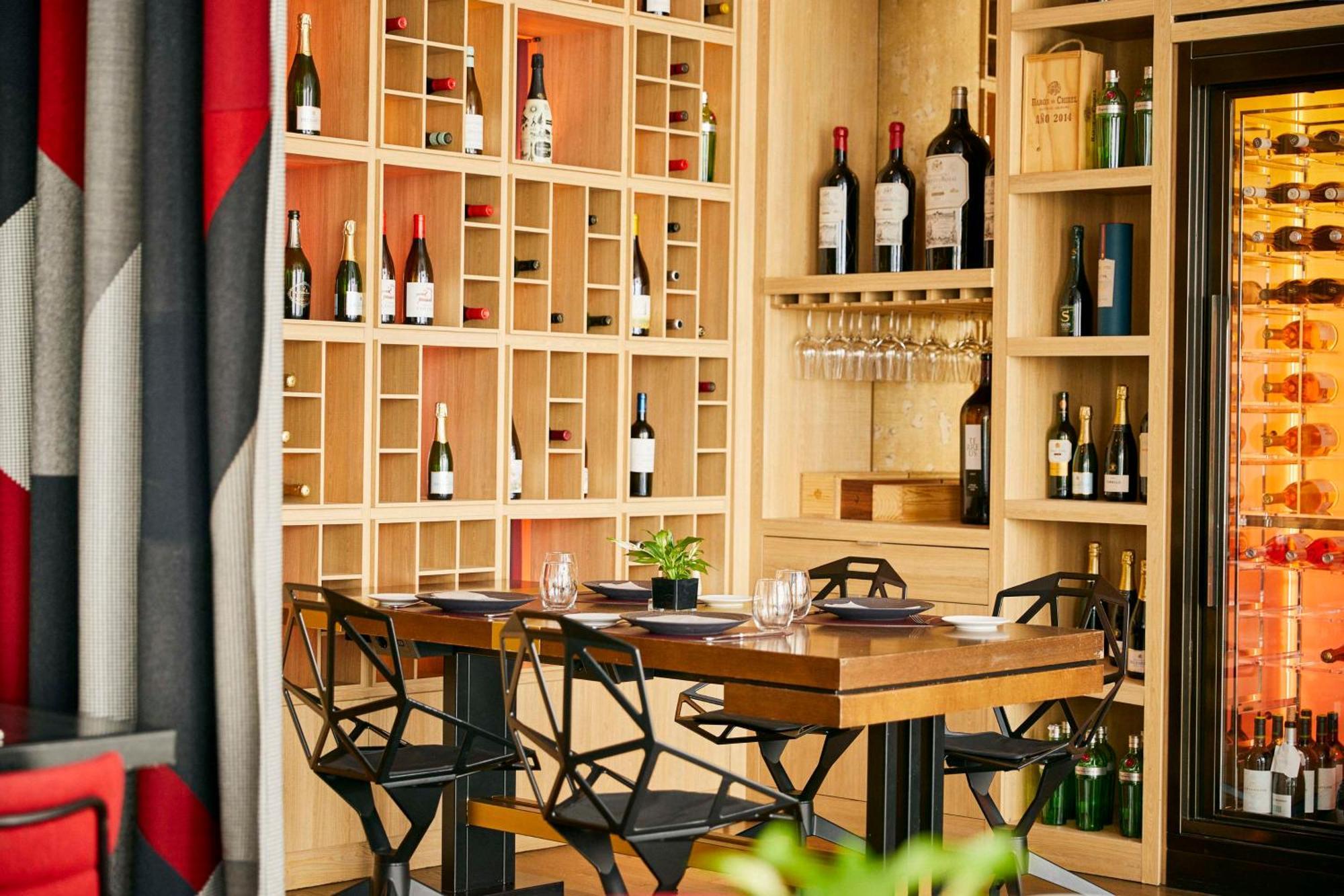Hotel Hyatt Centric Gran Via Madrid Esterno foto Wine bar in Paris