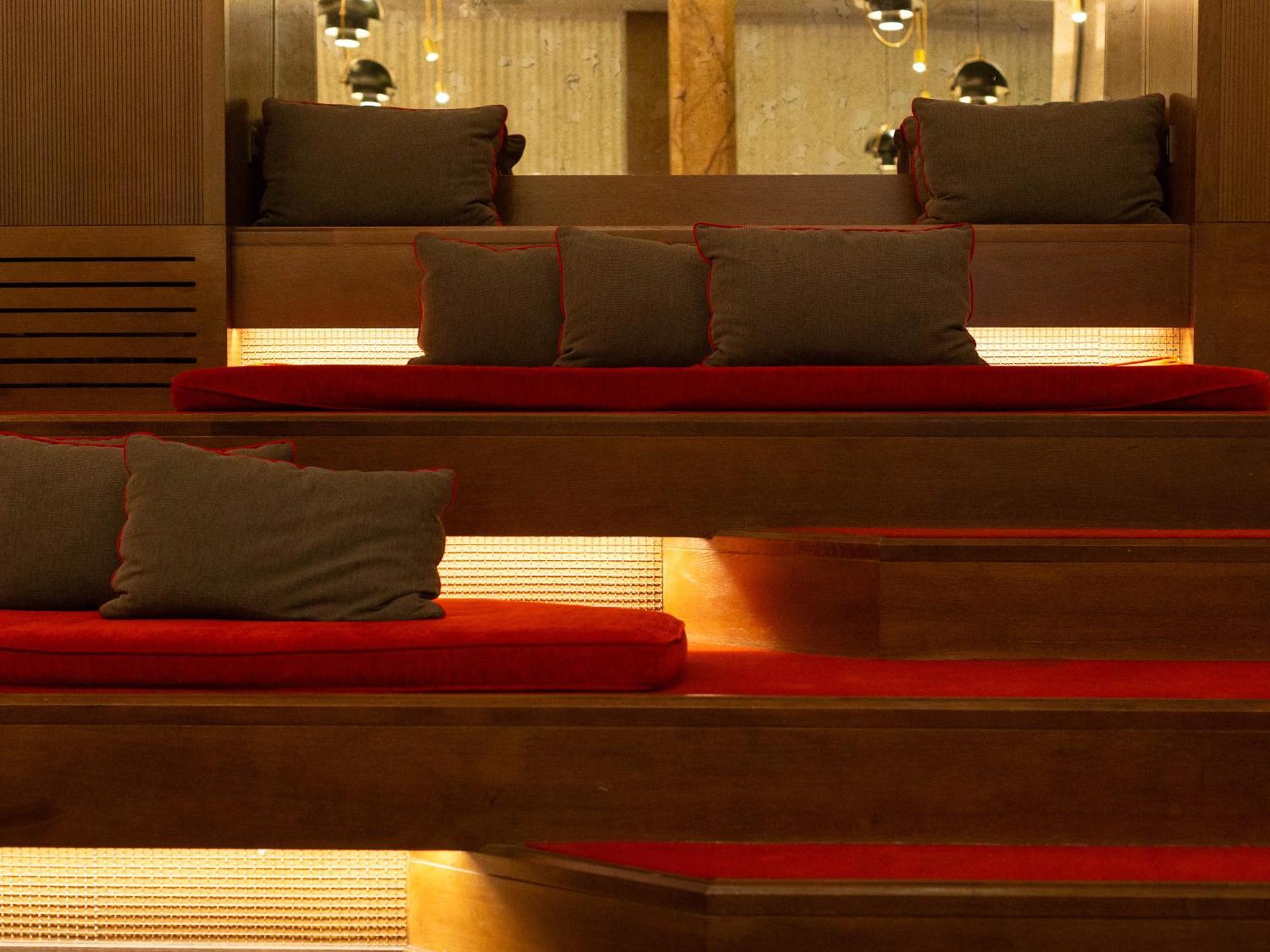 Hotel Hyatt Centric Gran Via Madrid Esterno foto The interior of the lounge